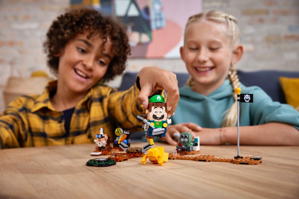 71397_LEGO_Super_Mario_1HY22_Reaction_05-2
