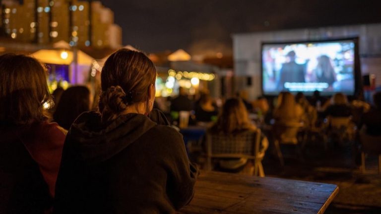 cine nos trois cinema ar livre