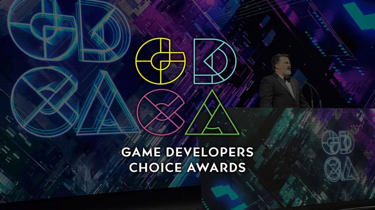 No Game Developers Choice Awards, um homem está confiante em um pódio com outro homem à sua frente.